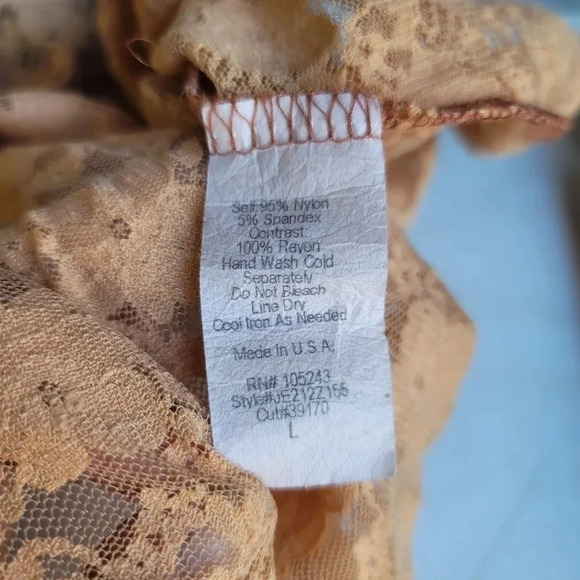 H.I.P. Womens Tank Top USA Yellow Floral Sleeveless Stretch Lace Blouse Sz L - Picture 7 of 9